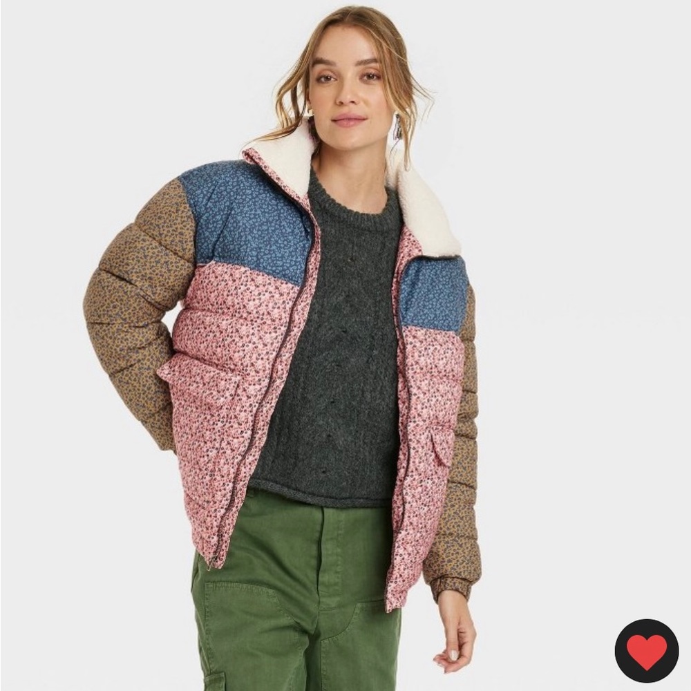 NWOT Women’s puffer jacket - Universal Thread - Large floral